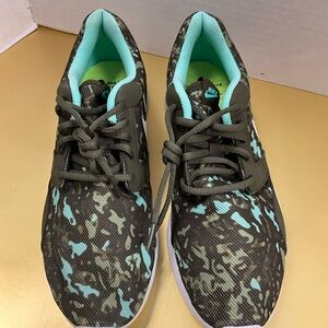 Nike Black and Teal Patterned Mesh Sneakers